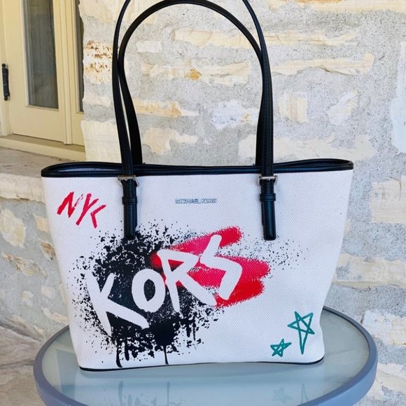NWT Michael Kors jet set carry all tote graffiti - Picture 6 of 6